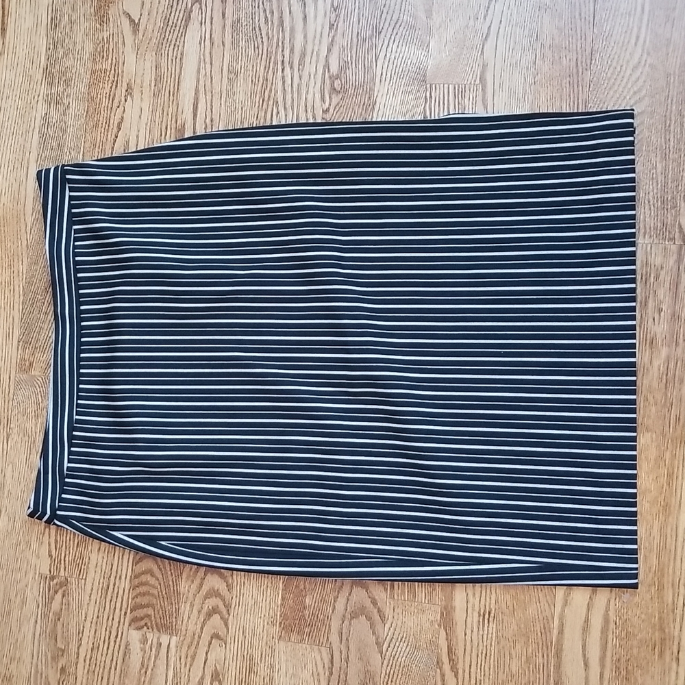 (8) Banana Republic Striped Slim Pencil Midi Skirt Office Business Workwear